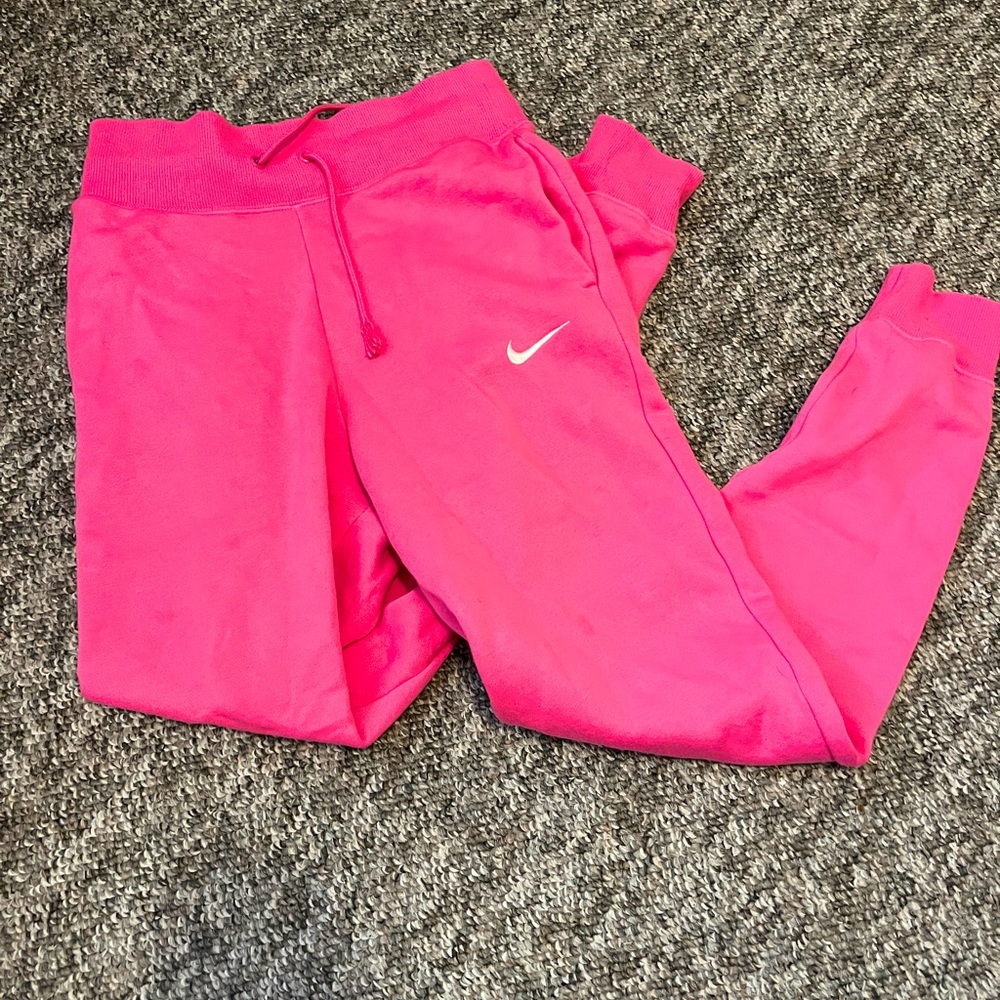 HOT🔥🔥 PINK NIKE sweats women’s